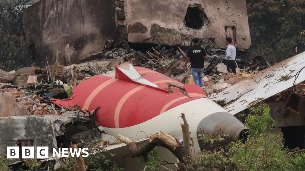 Black Box encontrado no site de acidente de Ahmedabad enquanto as famílias esperam por respostas