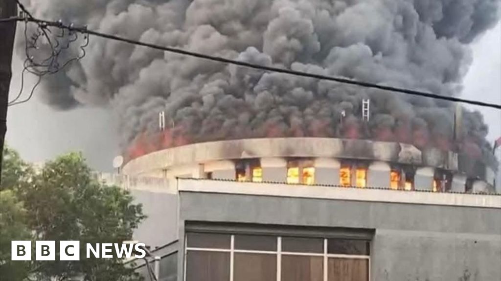 Ex-falador Jonathan Fonati Koffa acusado de incêndio criminoso