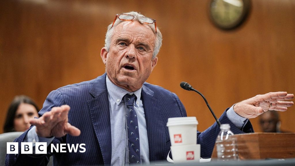 RFK JR dispara todo o Comitê de Vacinas dos EUA