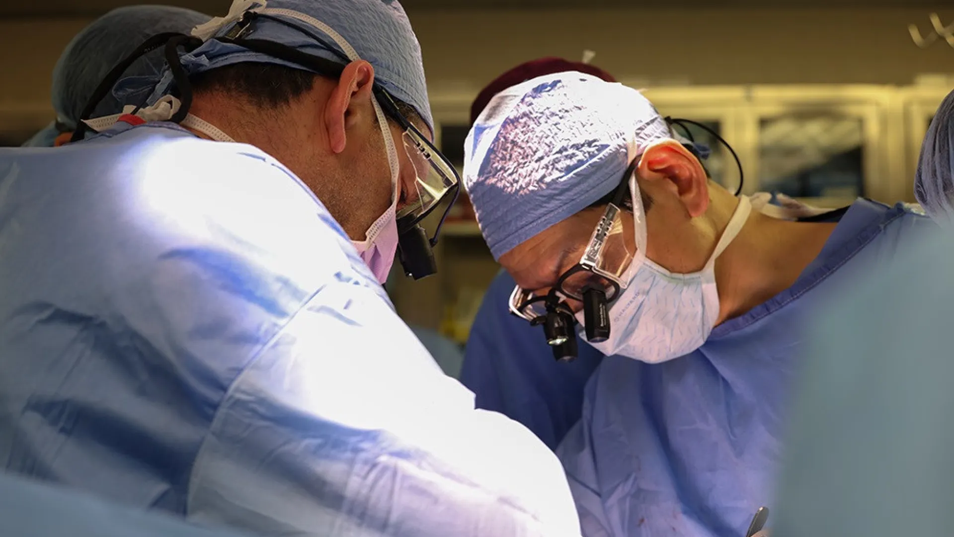 Médicos dos EUA fazem o 1º transplante de bexiga humana com sucesso