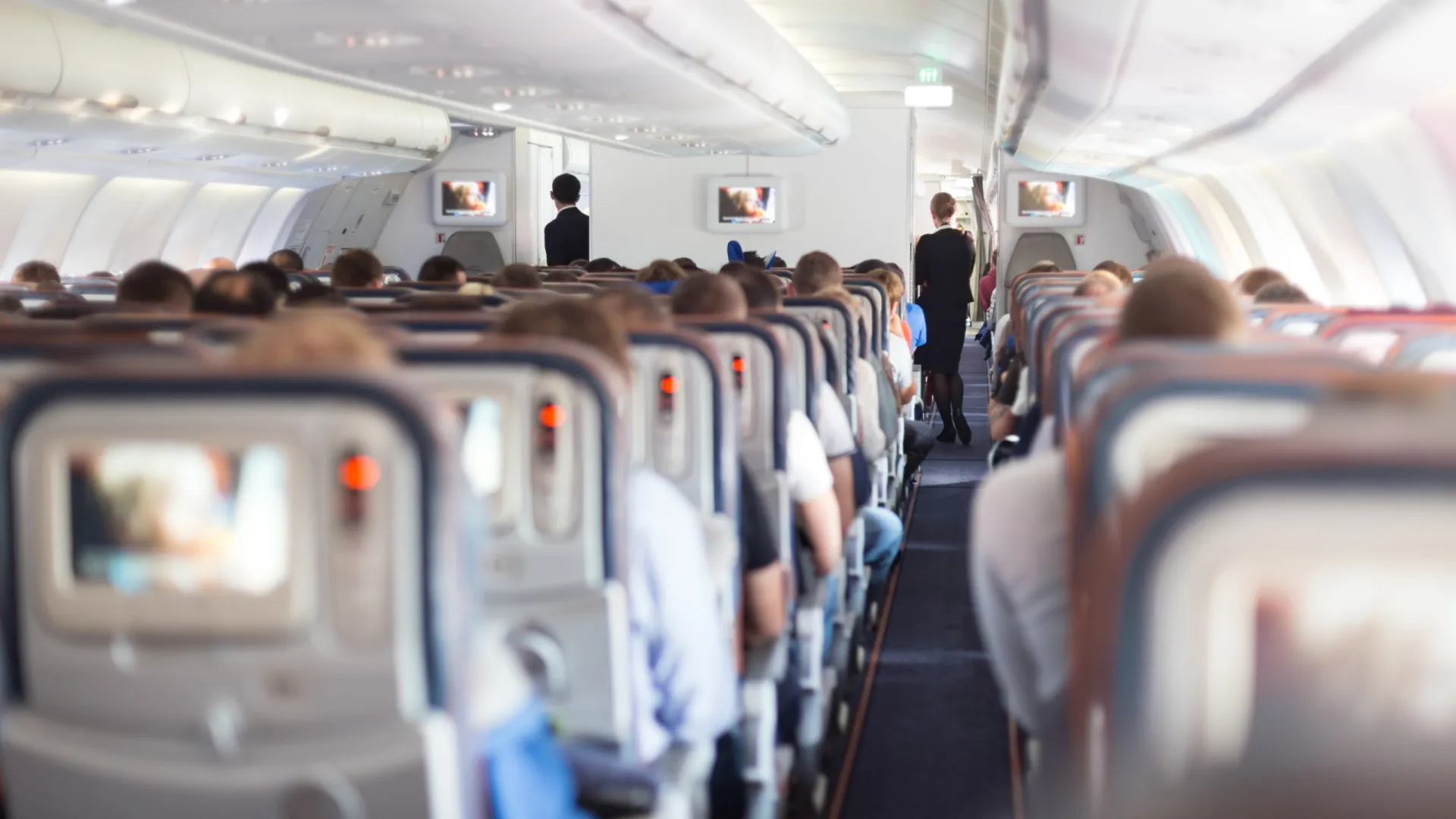 O que não usar no avião: roupas e calçados que prejudicam a viagem