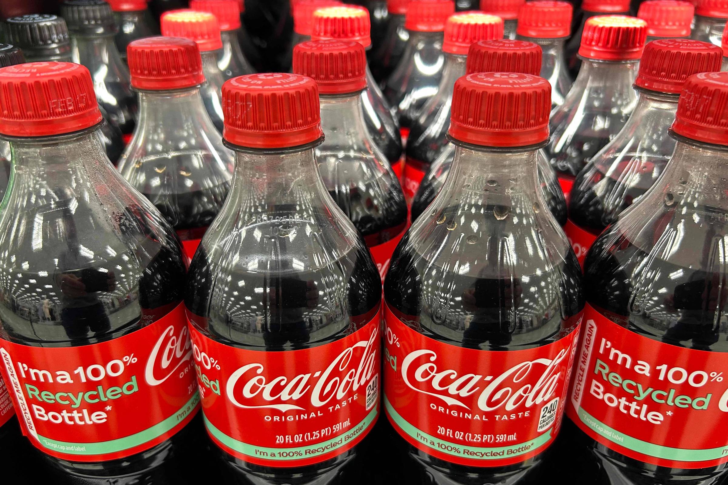 Trump diz que Coca-Cola usará açúcar de cana nos EUA - 16/07/2025 - Mercado
