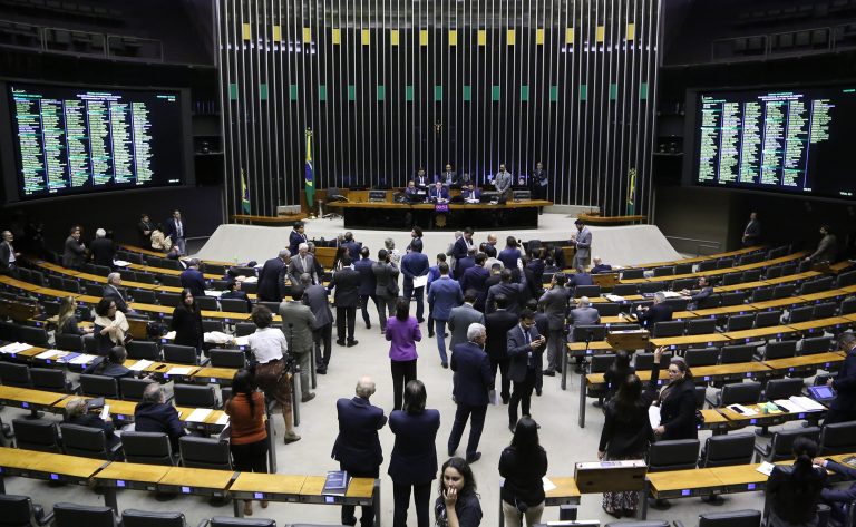 Discussão e Votação de Propostas Legislativas.
