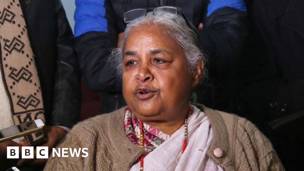 O Nepal recebe a primeira fêmea depois da agitação mortal
