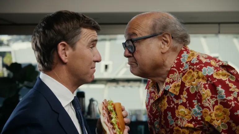 Jersey Mike's Pits Eli Manning contra Danny DeVito na ativação da NFL