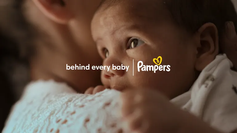 Pampers prioriza a narrativa emocional para nova campanha, ethos de marca