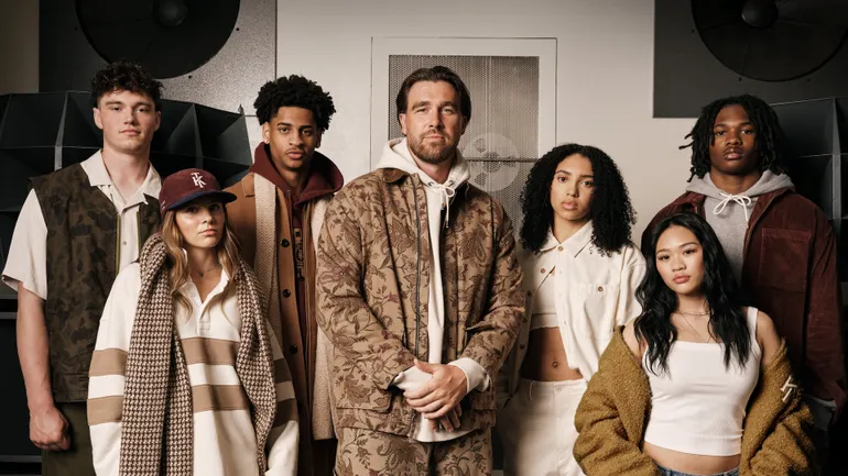 Travis Kelce Collab, da American Eagle, estende a sequência de marketing liderada por celebridades