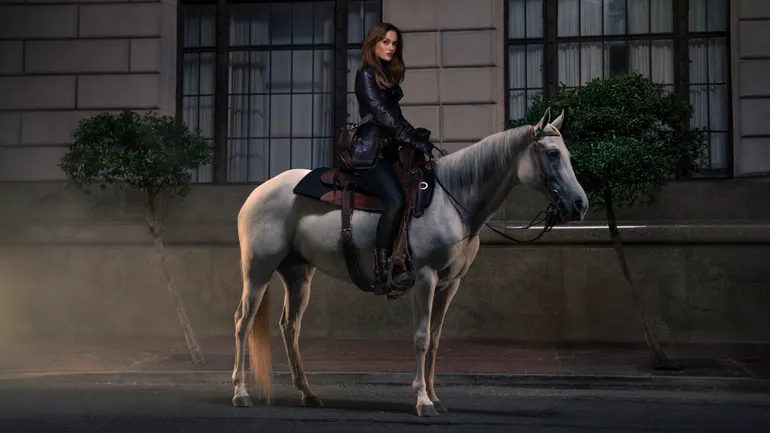 Godiva toca Leighton Meester para redefinição da marca antes do 100º aniversário
