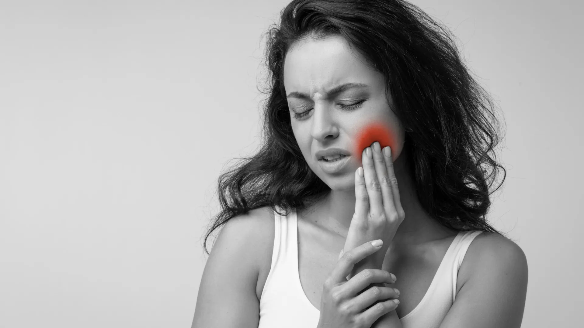 Maxilar estalando? Saiba o que pode ser e quais são os riscos