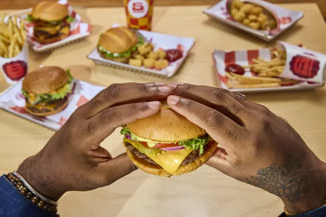 Smashburger contrata a agência novata Understory em meio a uma reformulação criativa