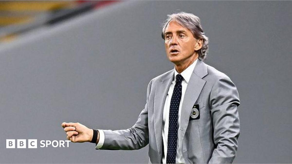 Roberto Mancini on the sidelines while managing Al-Sadd in Qatar
